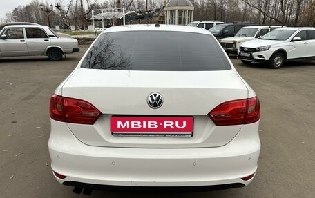 Volkswagen Jetta VI, 2013 год, 999 000 рублей, 8 фотография