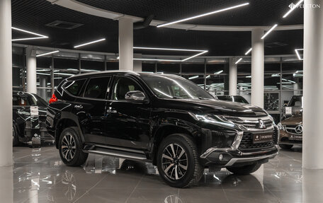 Mitsubishi Pajero Sport III рестайлинг, 2020 год, 3 500 000 рублей, 2 фотография