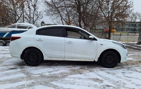 KIA Rio IV, 2017 год, 900 000 рублей, 3 фотография