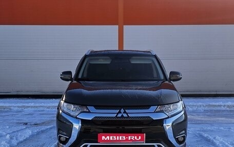 Mitsubishi Outlander III рестайлинг 3, 2021 год, 2 900 000 рублей, 1 фотография