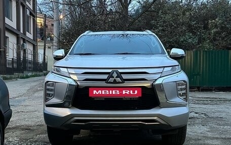 Mitsubishi Pajero Sport III рестайлинг, 2021 год, 4 300 000 рублей, 7 фотография