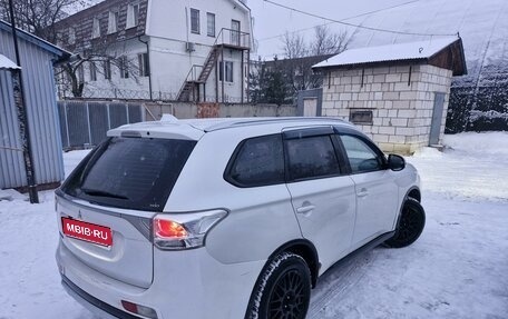 Mitsubishi Outlander III рестайлинг 3, 2014 год, 1 620 000 рублей, 1 фотография