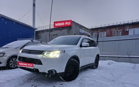 Mitsubishi Outlander III рестайлинг 3, 2014 год, 1 620 000 рублей, 8 фотография