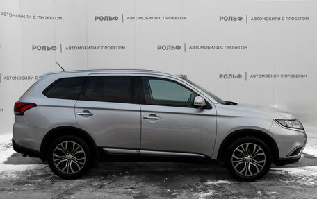 Mitsubishi Outlander III рестайлинг 3, 2016 год, 1 890 000 рублей, 4 фотография