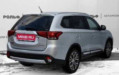 Mitsubishi Outlander III рестайлинг 3, 2016 год, 1 890 000 рублей, 5 фотография