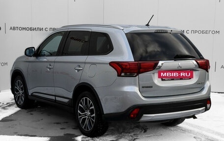 Mitsubishi Outlander III рестайлинг 3, 2016 год, 1 890 000 рублей, 7 фотография