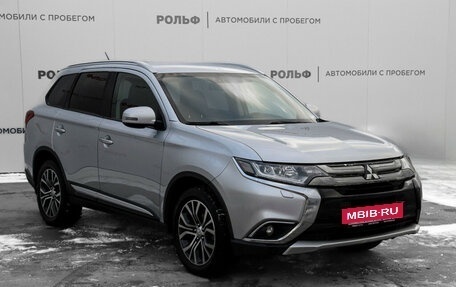 Mitsubishi Outlander III рестайлинг 3, 2016 год, 1 890 000 рублей, 3 фотография