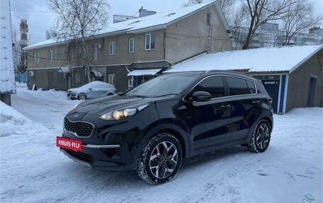 KIA Sportage IV рестайлинг, 2018 год, 2 420 000 рублей, 2 фотография