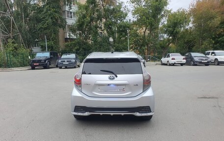 Toyota Aqua I, 2012 год, 870 000 рублей, 3 фотография