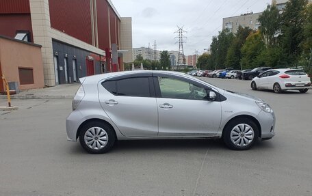 Toyota Aqua I, 2012 год, 870 000 рублей, 6 фотография