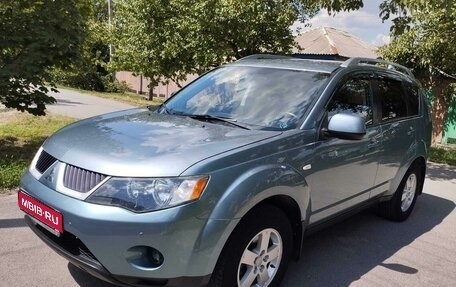 Mitsubishi Outlander III рестайлинг 3, 2008 год, 1 350 000 рублей, 1 фотография