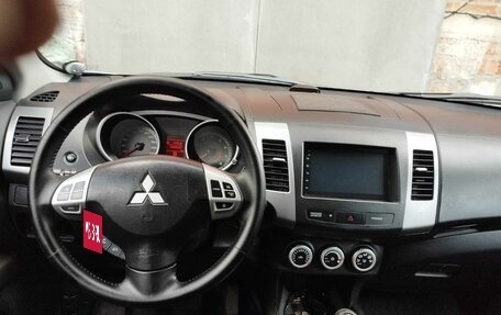 Mitsubishi Outlander III рестайлинг 3, 2008 год, 1 350 000 рублей, 7 фотография