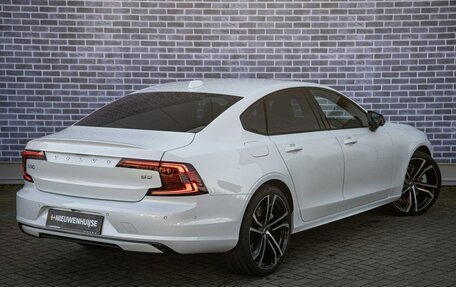 Volvo S90 II рестайлинг, 2024 год, 6 800 000 рублей, 6 фотография