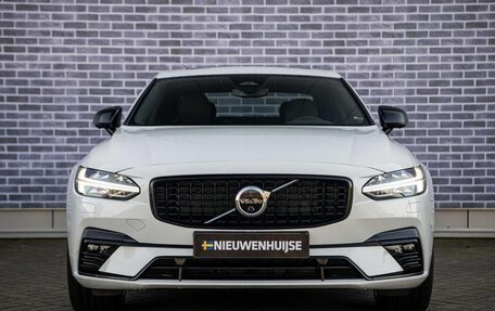 Volvo S90 II рестайлинг, 2024 год, 6 800 000 рублей, 2 фотография