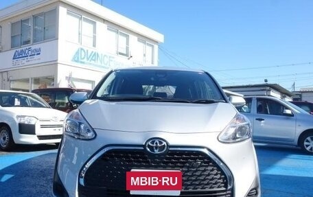 Toyota Sienta II, 2021 год, 920 000 рублей, 8 фотография