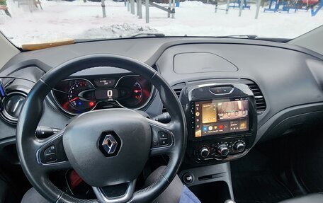 Renault Kaptur I рестайлинг, 2017 год, 1 420 000 рублей, 6 фотография