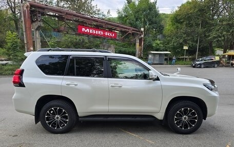 Toyota Land Cruiser Prado 150 рестайлинг 2, 2018 год, 4 600 000 рублей, 2 фотография