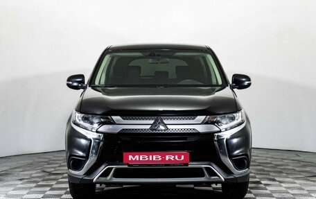 Mitsubishi Outlander III рестайлинг 3, 2018 год, 2 089 000 рублей, 2 фотография