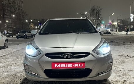 Hyundai Solaris II рестайлинг, 2012 год, 870 000 рублей, 2 фотография