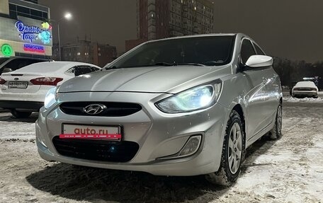 Hyundai Solaris II рестайлинг, 2012 год, 870 000 рублей, 3 фотография