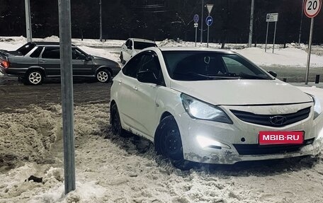 Hyundai Solaris II рестайлинг, 2015 год, 750 000 рублей, 3 фотография