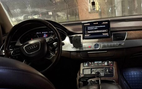 Audi A8, 2011 год, 1 500 000 рублей, 8 фотография