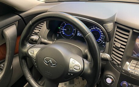 Infiniti QX70, 2014 год, 2 600 000 рублей, 23 фотография