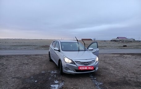 Hyundai Solaris II рестайлинг, 2014 год, 850 000 рублей, 3 фотография