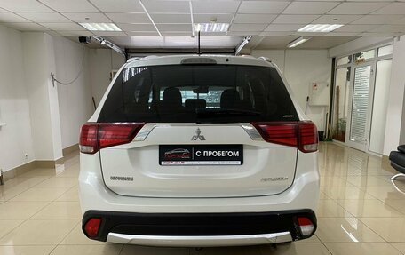 Mitsubishi Outlander III рестайлинг 3, 2016 год, 1 869 999 рублей, 5 фотография