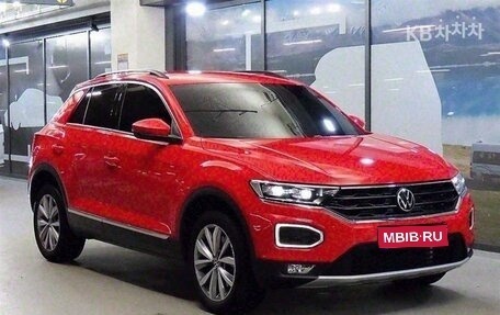 Volkswagen T-Roc I, 2021 год, 2 230 000 рублей, 1 фотография