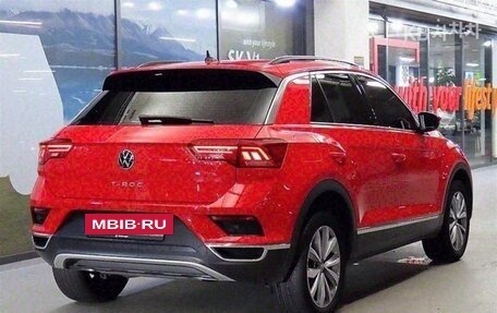 Volkswagen T-Roc I, 2021 год, 2 230 000 рублей, 4 фотография