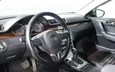 Volkswagen Passat B7, 2011 год, 1 424 850 рублей, 14 фотография