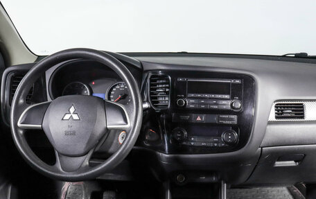 Mitsubishi Outlander III рестайлинг 3, 2012 год, 1 518 000 рублей, 12 фотография