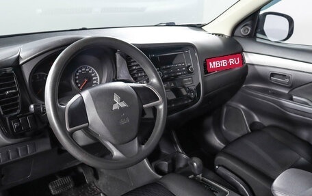 Mitsubishi Outlander III рестайлинг 3, 2012 год, 1 518 000 рублей, 14 фотография