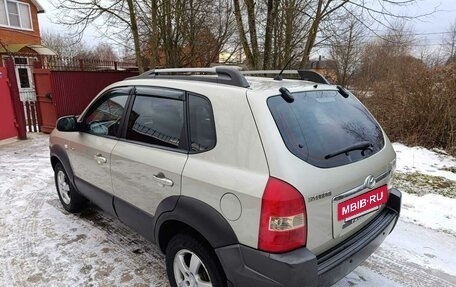 Hyundai Tucson III, 2006 год, 695 000 рублей, 2 фотография