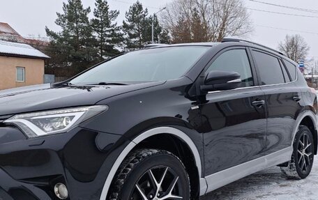 Toyota RAV4, 2016 год, 2 499 000 рублей, 2 фотография