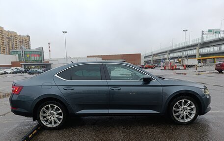 Skoda Superb III рестайлинг, 2018 год, 3 000 000 рублей, 4 фотография