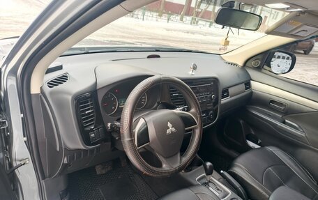 Mitsubishi Outlander III рестайлинг 3, 2012 год, 1 300 000 рублей, 6 фотография