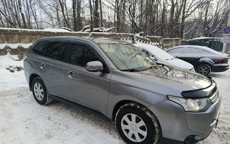 Mitsubishi Outlander III рестайлинг 3, 2012 год, 1 300 000 рублей, 12 фотография