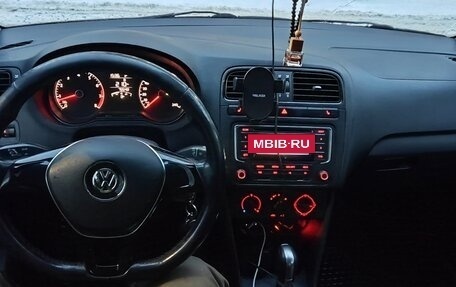 Volkswagen Polo VI (EU Market), 2015 год, 750 000 рублей, 2 фотография