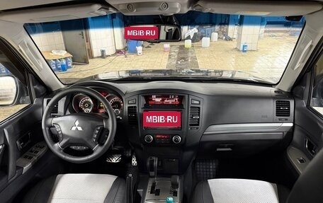 Mitsubishi Pajero IV, 2013 год, 2 430 000 рублей, 10 фотография