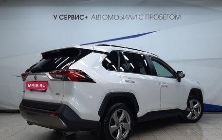 Toyota RAV4, 2021 год, 3 250 000 рублей, 3 фотография