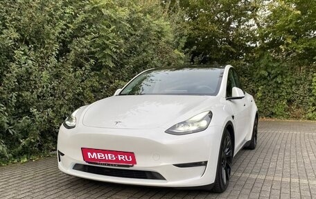 Tesla Model Y I, 2023 год, 6 450 000 рублей, 2 фотография