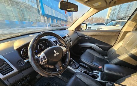 Mitsubishi Outlander III рестайлинг 3, 2011 год, 1 330 000 рублей, 11 фотография