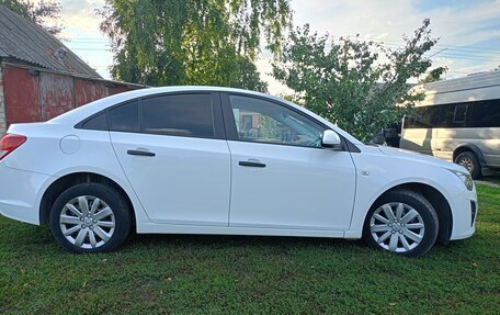 Chevrolet Cruze II, 2013 год, 870 000 рублей, 3 фотография