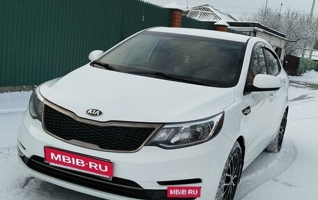 KIA Rio III рестайлинг, 2015 год, 990 000 рублей, 8 фотография