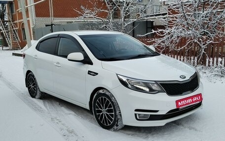 KIA Rio III рестайлинг, 2015 год, 990 000 рублей, 10 фотография