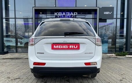 Mitsubishi Outlander III рестайлинг 3, 2013 год, 1 450 000 рублей, 5 фотография