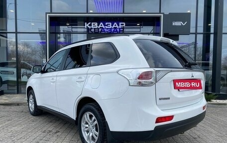 Mitsubishi Outlander III рестайлинг 3, 2013 год, 1 450 000 рублей, 4 фотография