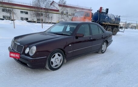 Mercedes-Benz E-Класс, 1998 год, 950 000 рублей, 2 фотография